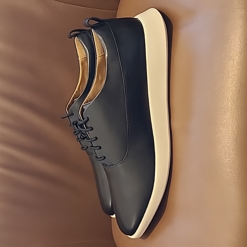 Men's Express Black Leather Performance Hybrid Dress Sneakers